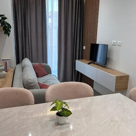 Palmera Escape Radhime Vlorë